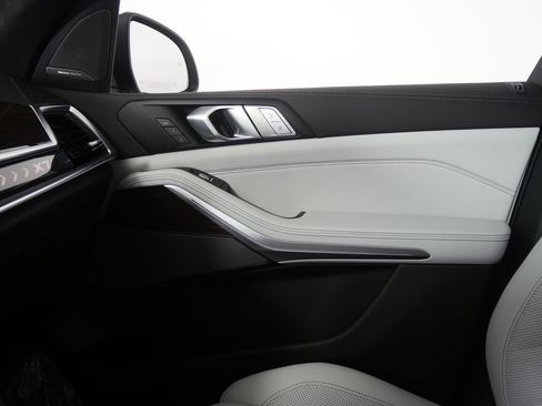 Used 2026 BMW X7 xDrive40i image 27