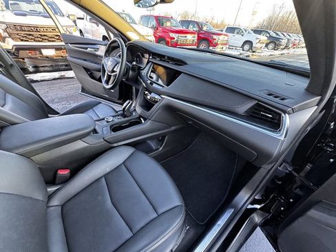 Used 2025 Cadillac XT5 Premium Luxury image 11