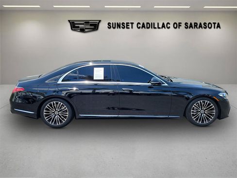 Used 2024 Mercedes-Benz S 580 4MATIC Sedan image 3