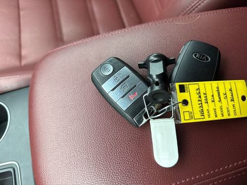 Used 2017 Kia Sorento SX AWD/4WD image 11