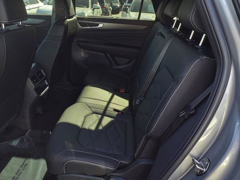 New 2026 Volkswagen Atlas Cross Sport SE image 12