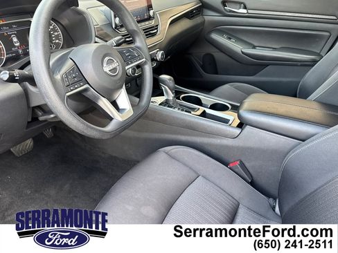 Used 2024 Nissan Altima 2.5 SV image 11