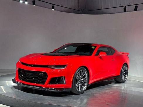 Used 2023 Chevrolet Camaro ZL1 RWD image 2