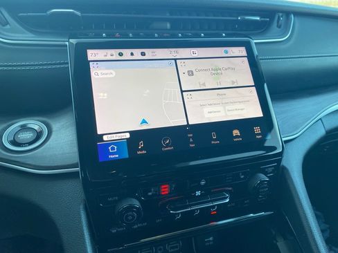 Used 2023 Jeep Grand Cherokee L Limited w/ Black Appearance Package image 33