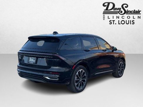 Certified 2024 Lincoln Nautilus Reserve w/ Equipment Group 202A image 3