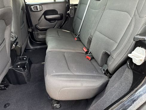 Used 2018 Jeep Wrangler Unlimited Sport S image 14