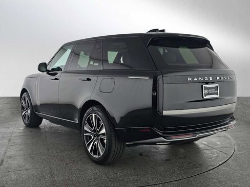 Used 2026 Land Rover Range Rover SE image 3