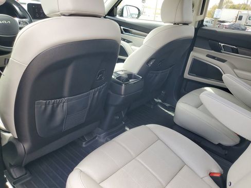 Used 2022 Kia Telluride SX w/ Nightfall Edition Package image 23