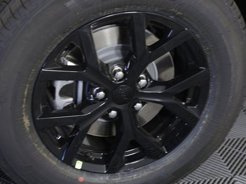 Used 2025 Jeep Grand Cherokee L Altitude image 7