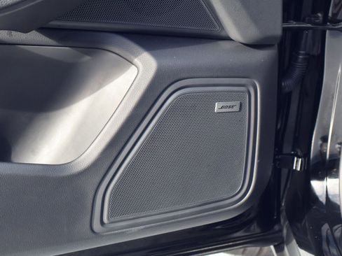 Certified 2025 Porsche Macan image 14