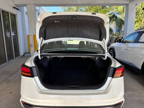 Used 2025 Nissan Altima 2.5 SV FWD image 31