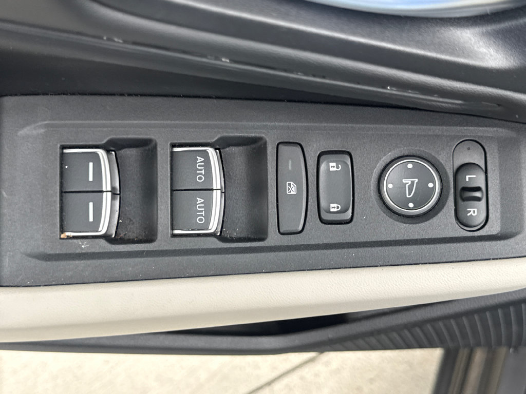 Certified 2023 Honda Accord EX image 15