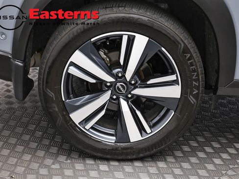 Used 2024 Nissan Rogue SL AWD/4WD image 30