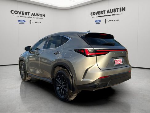 Used 2022 Lexus NX 250 FWD w/ Towing Package (2000 Lbs) image 4
