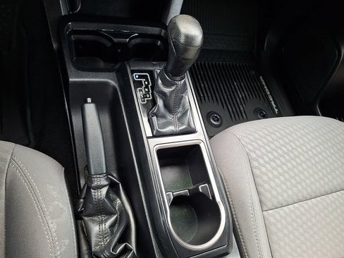 Used 2020 Toyota Tacoma SR AWD/4WD image 25