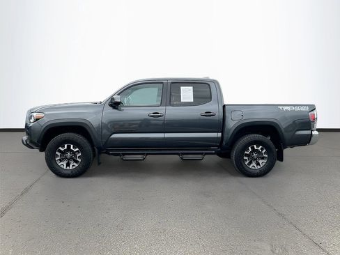 Used 2022 Toyota Tacoma TRD Off-Road image 4