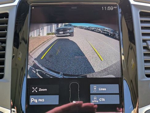 Certified 2022 Volvo XC90 T5 Momentum w/ Climate Package image 21