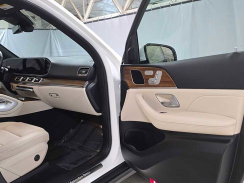 Used 2025 Mercedes-Benz GLE 450 4MATIC image 10