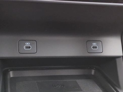 New 2026 Land Rover Discovery Sport Landmark image 32