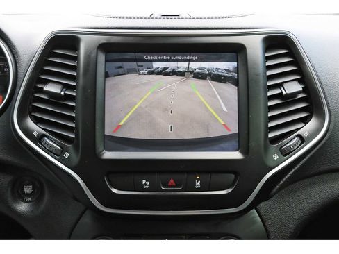 Used 2021 Jeep Cherokee Latitude Lux w/ Comfort/Convenience Group image 23