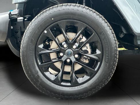 Used 2024 Jeep Wrangler Unlimited Sahara AWD/4WD image 24