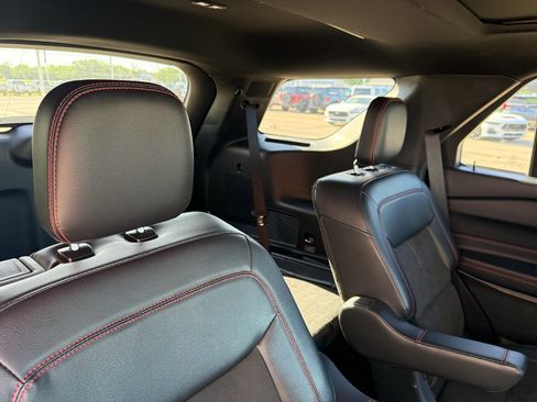 Used 2023 Ford Explorer ST-Line w/ Class IV Trailer Tow Package AWD/4WD image 14