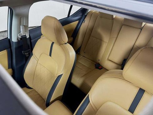 Certified 2025 Nissan Sentra SV w/ SV Premium Package FWD image 19