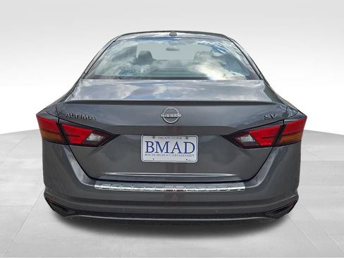 Used 2023 Nissan Altima 2.5 SV FWD image 12