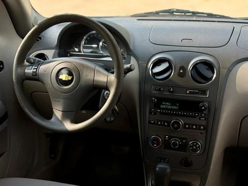 Used 2011 Chevrolet HHR LT FWD image 18