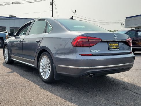 Used 2017 Volkswagen Passat 1.8T SE FWD image 5