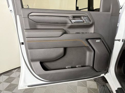 Used 2024 GMC Sierra 2500 AT4 w/ AT4 Premium Plus Package AWD/4WD image 8