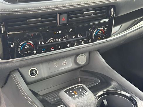 Used 2023 Nissan Rogue SL w/ SL Premium Package image 22