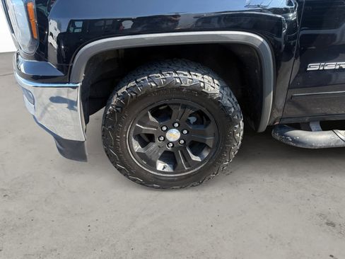 Used 2018 GMC Sierra 1500 SLE w/ Black Pack AWD/4WD image 9
