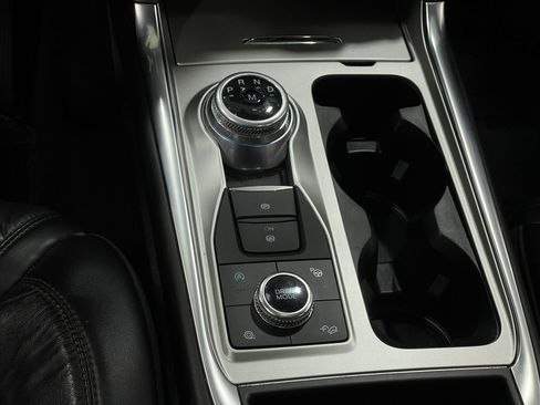 Used 2020 Ford Explorer Platinum w/ Premium Technology Package AWD/4WD image 28