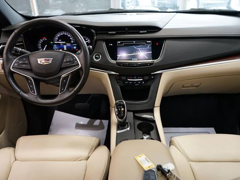 Used 2017 Cadillac XT5 Luxury w/ Driver Awareness Package AWD/4WD image 40