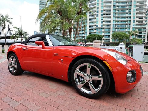 Used 2008 Pontiac Solstice GXP w/ Premium Package RWD image 17