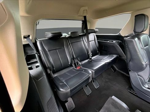 Used 2024 Ford Expedition XLT AWD/4WD image 29