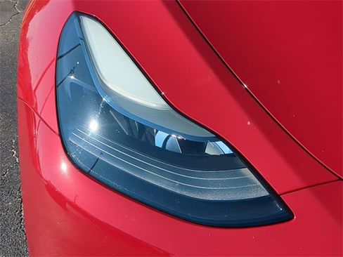 Used 2022 Tesla Model Y Performance image 10