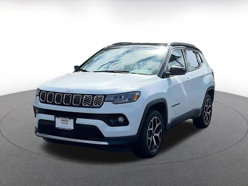 Used 2025 Jeep Compass Limited AWD/4WD image 7