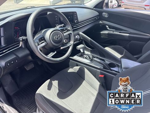 Used 2022 Hyundai Elantra SEL FWD image 19