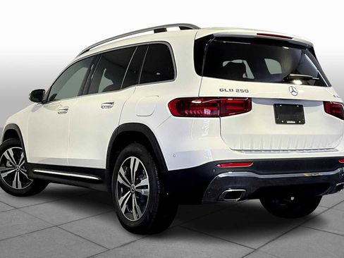 New 2026 Mercedes-Benz GLB 250 4MATIC image 3