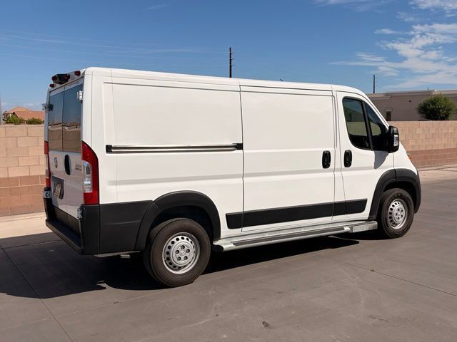 Used 2025 RAM ProMaster 2500 w/ U-Haul Equipment Group FWD image 8