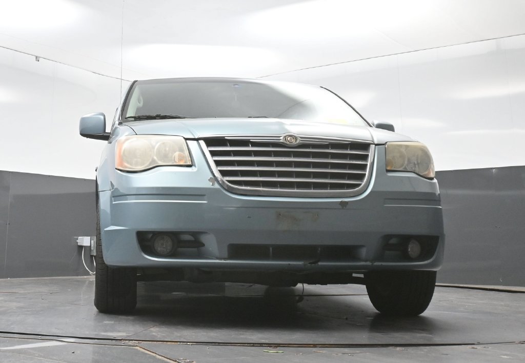 Used 2010 Chrysler Town & Country Touring FWD image 25
