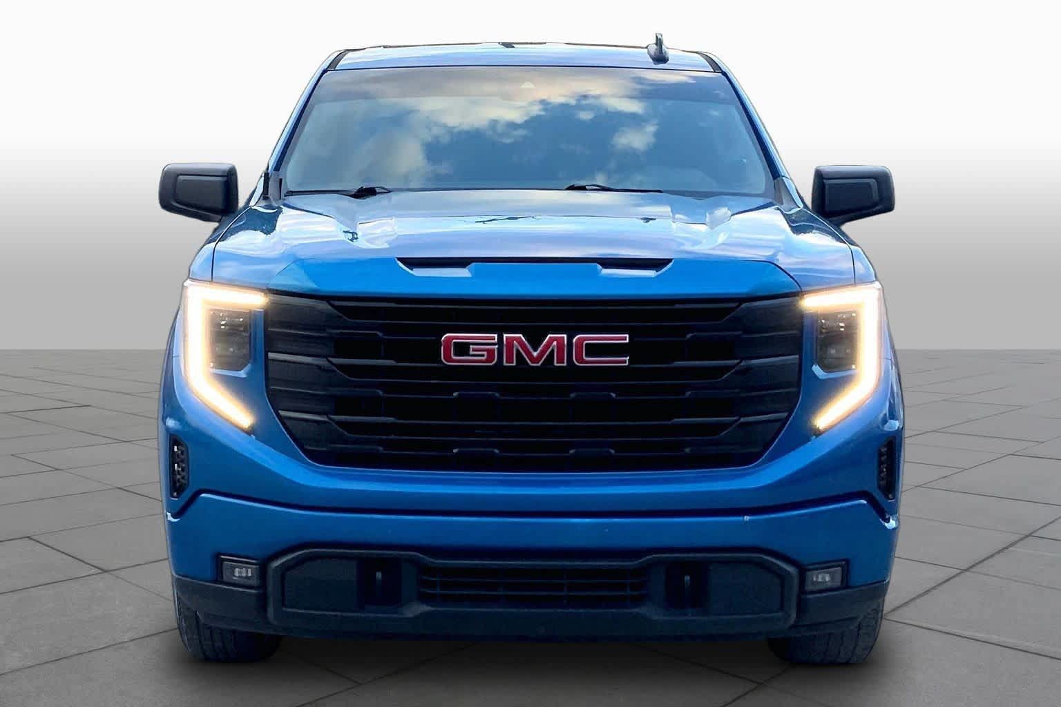 Used 2023 GMC Sierra 1500 Elevation RWD image 4