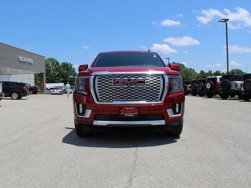Used 2024 GMC Yukon Denali w/ Advanced Technology Package AWD/4WD image 8