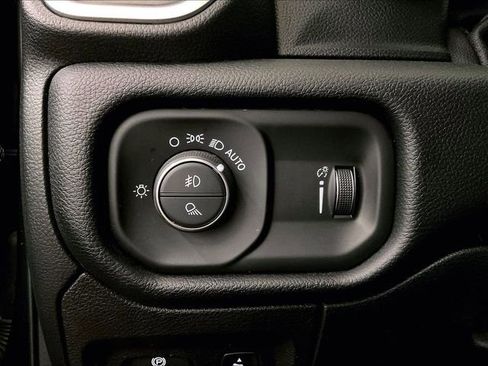 Used 2021 RAM 1500 Big Horn AWD/4WD image 30