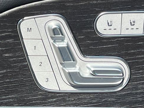 Used 2023 Mercedes-Benz GLS 450 4MATIC image 19