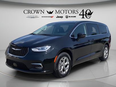 Used 2024 Chrysler Pacifica Limited w/ Trailer Tow Group
