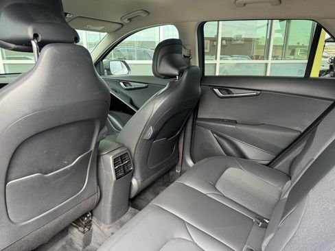 Used 2024 Kia Niro EX image 33