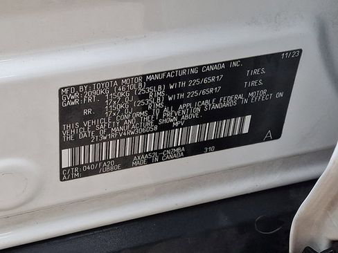 Used 2024 Toyota RAV4 XLE w/ Convenience Package FWD image 28
